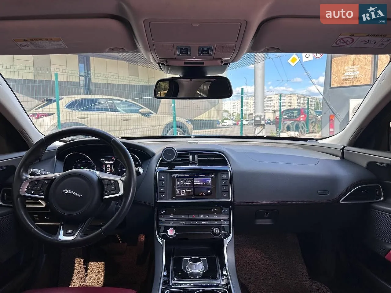 2015 Jaguar XE - мініатюра 13
