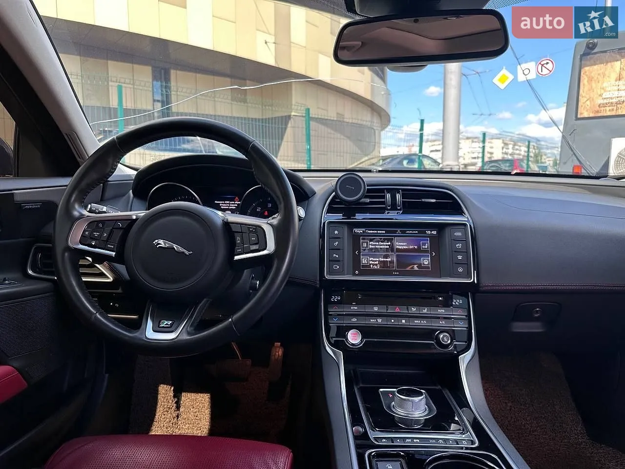 2015 Jaguar XE - мініатюра 14