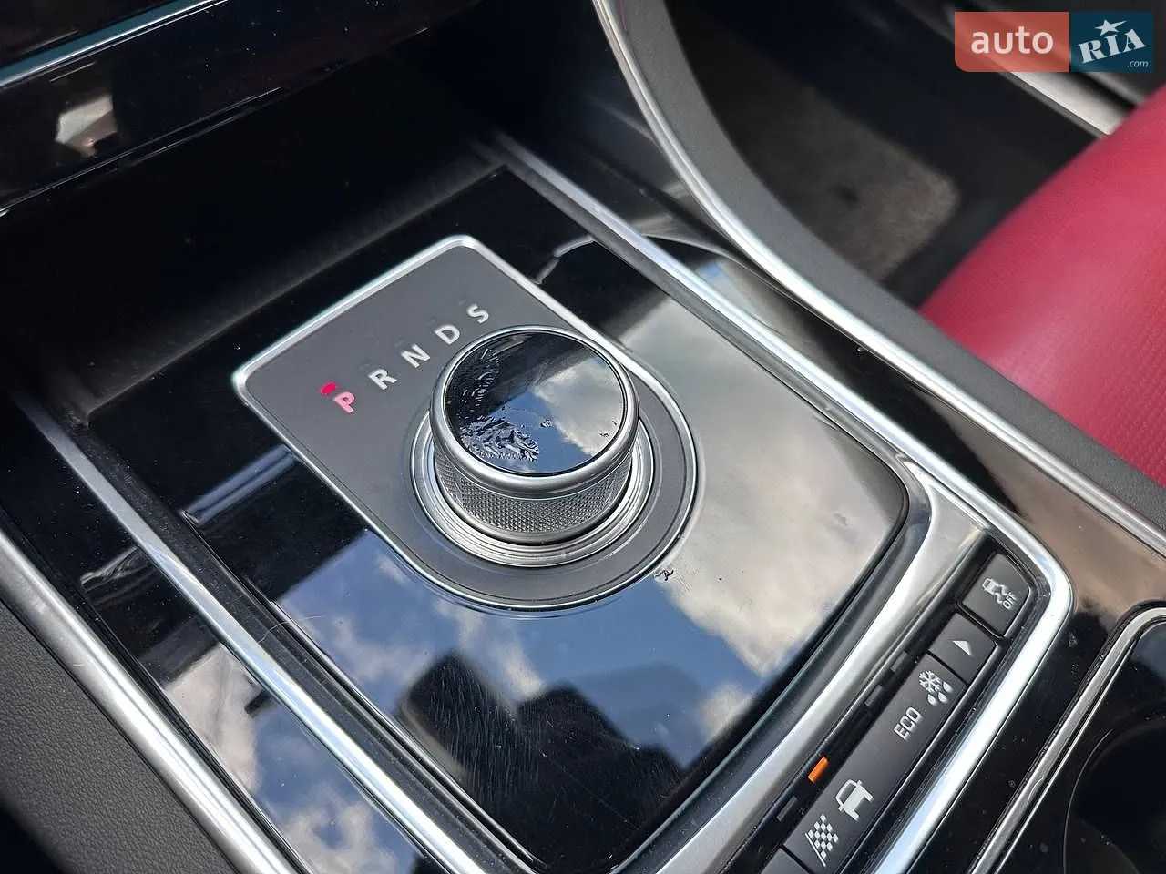 2015 Jaguar XE - мініатюра 25