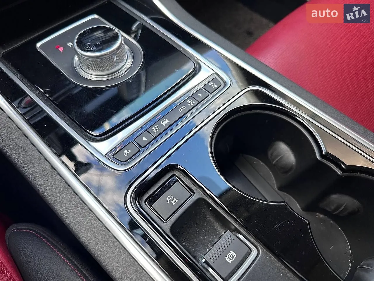 2015 Jaguar XE - мініатюра 26
