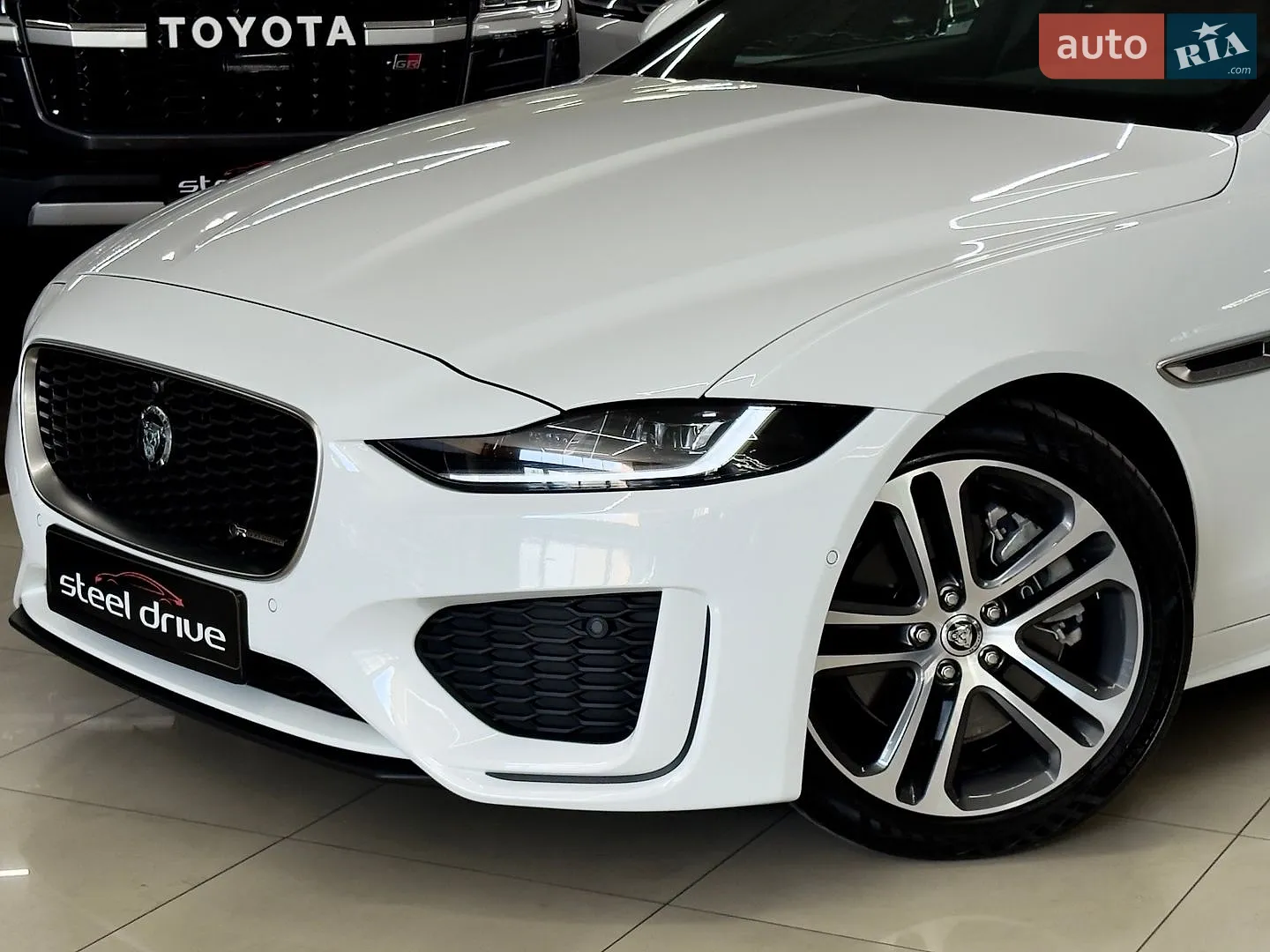 2024 Jaguar XE - мініатюра 4