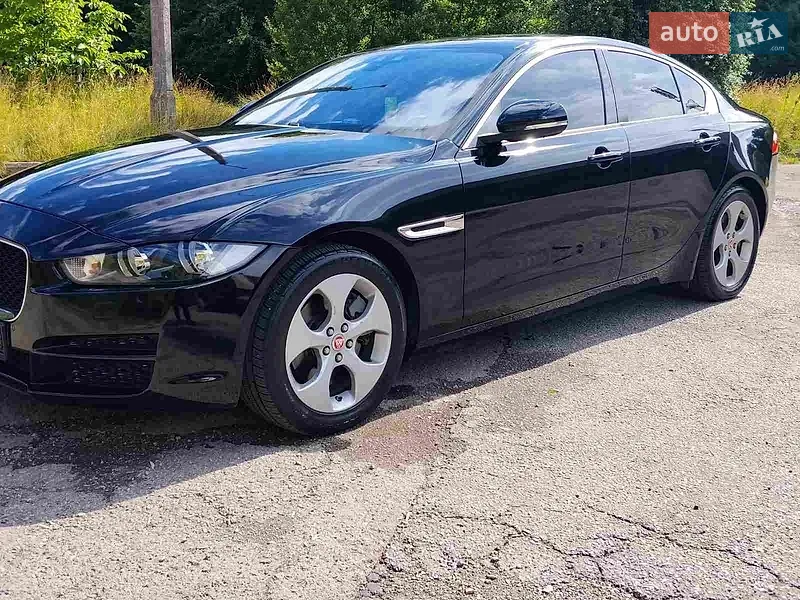 Jaguar XE