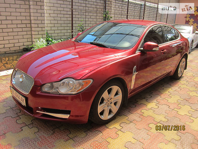 Jaguar XF 2008 року