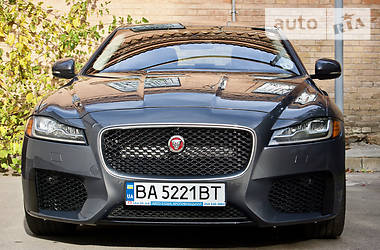 Седан Jaguar XF 2016 в Кропивницком