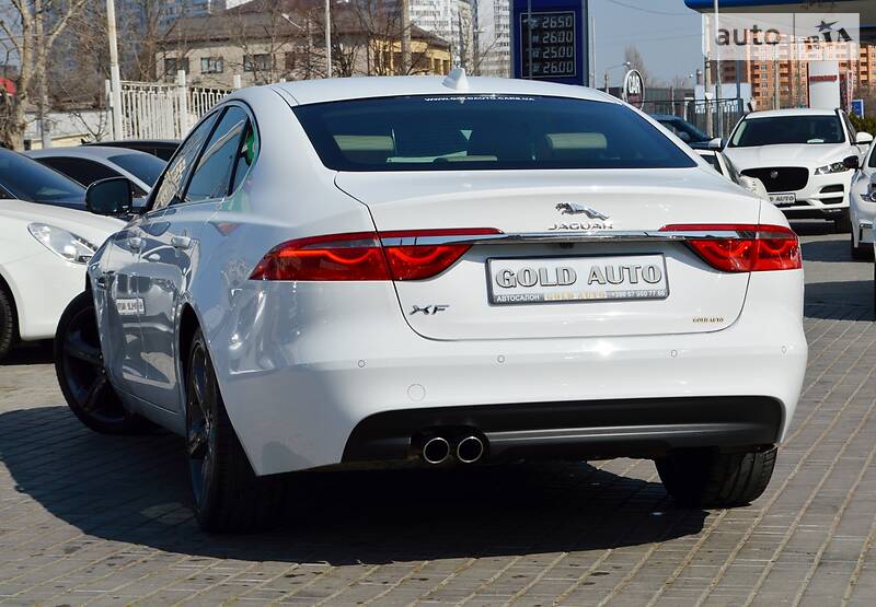 Седан Jaguar XF 2016 в Одесі