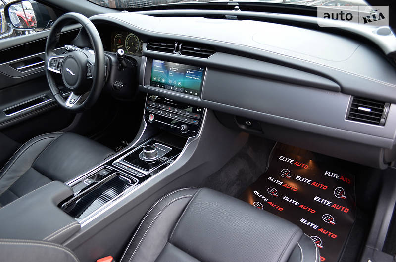 Седан Jaguar XF 2016 в Києві
