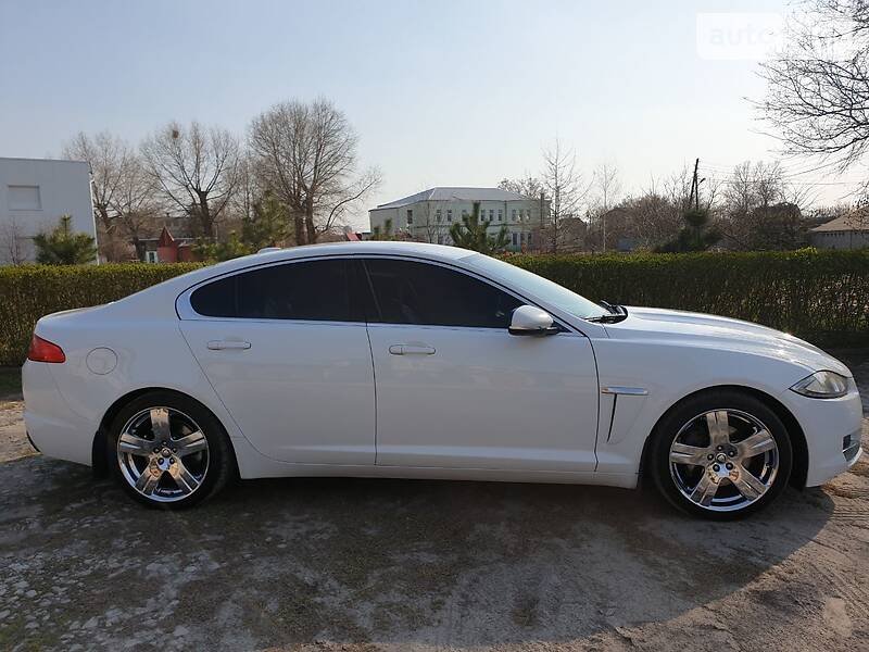 Седан Jaguar XF 2012 в Харкові