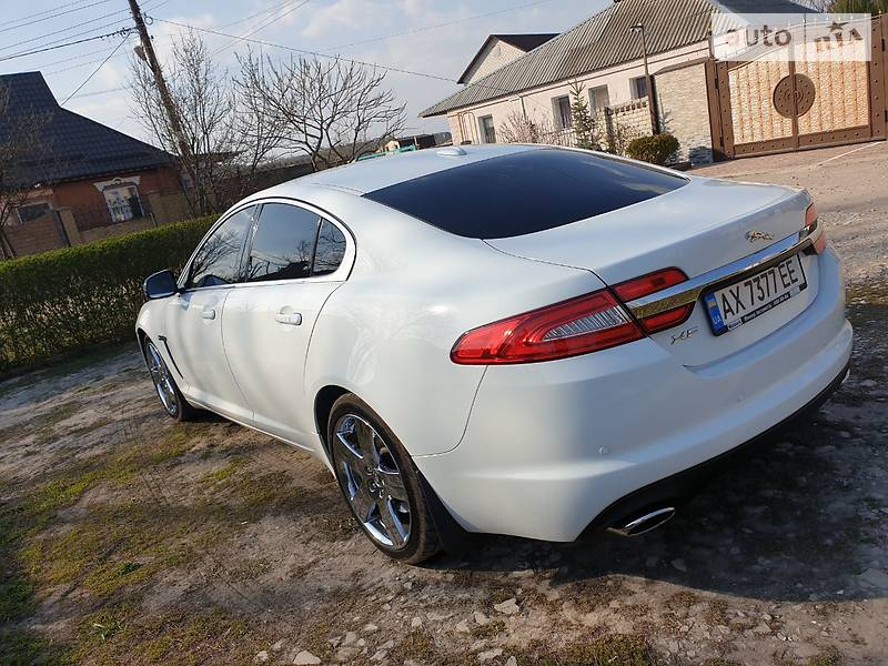 Седан Jaguar XF 2012 в Харкові