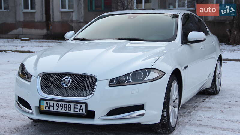 Седан Jaguar XF 2013 в Покровске