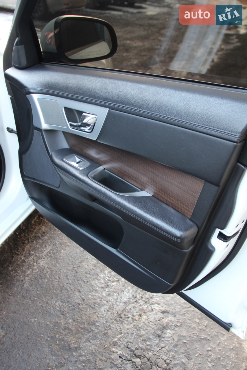 2013 Jaguar XF - мініатюра 33