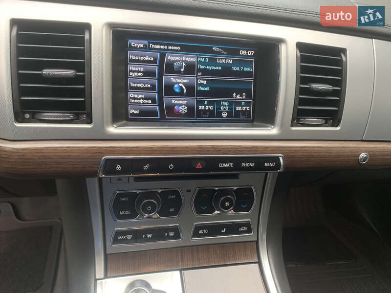 Седан Jaguar XF 2013 в Львове