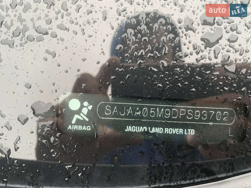 Седан Jaguar XF 2013 в Львове