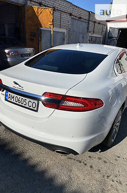 Седан Jaguar XF 2014 в Житомире
