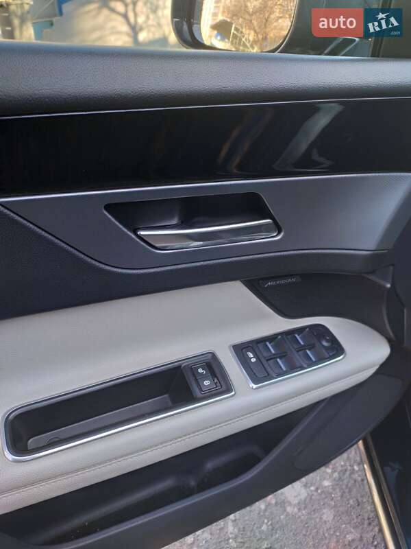 Седан Jaguar XF 2016 в Черноморске фото 29 Седан Jaguar XF 2016 в Черноморске