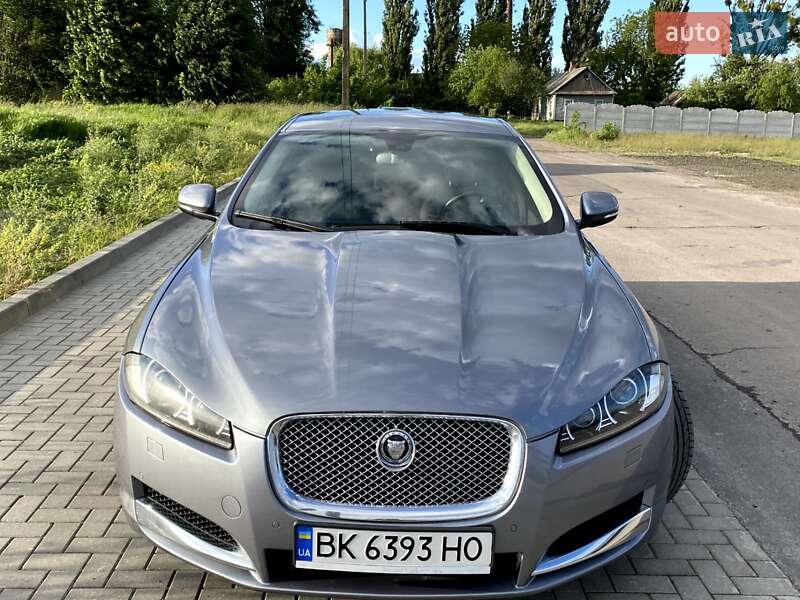 Седан Jaguar XF 2013 в Рівному