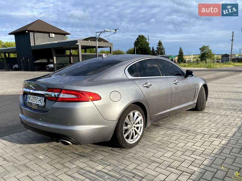 Седан Jaguar XF 2013 в Рівному