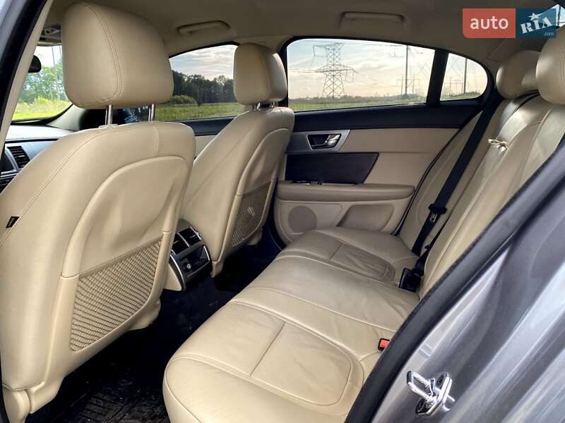 Седан Jaguar XF 2013 в Рівному