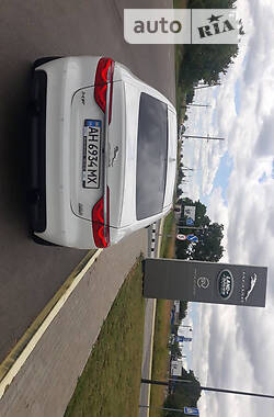 Седан Jaguar XF 2016 в 