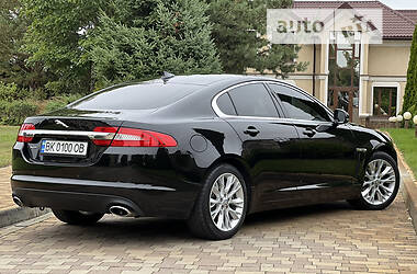 Седан Jaguar XF 2013 в 