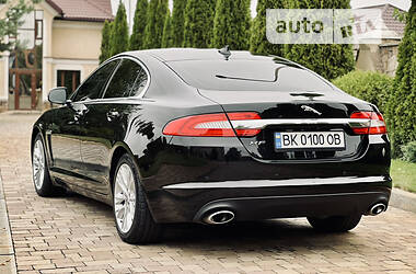 Седан Jaguar XF 2013 в 