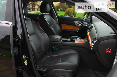 Седан Jaguar XF 2013 в 