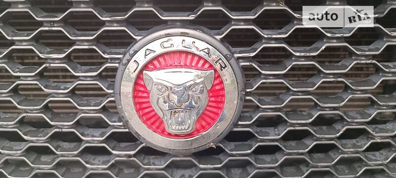Седан Jaguar XF 2016 в Киеве
