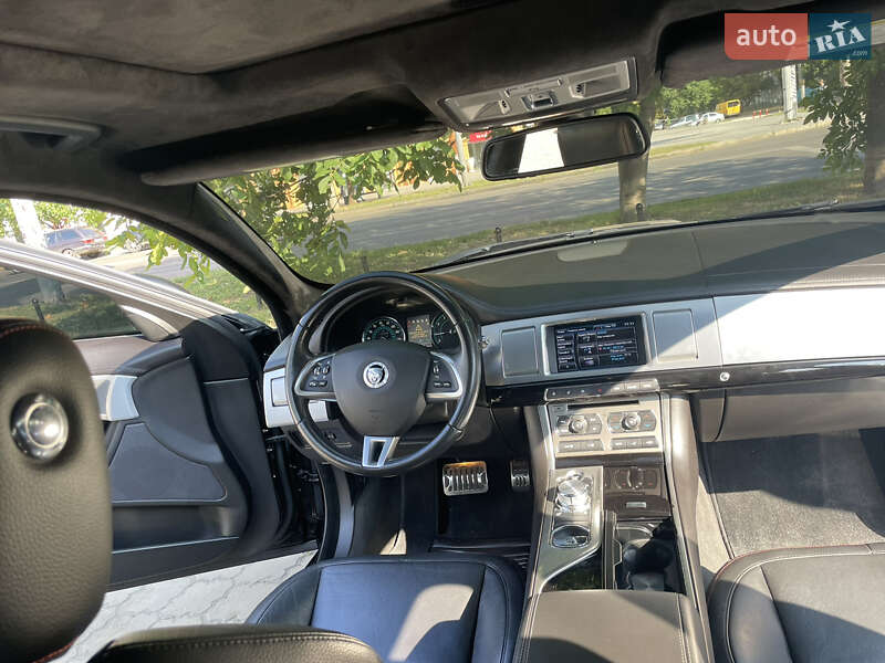 Седан Jaguar XF 2015 в Одессе