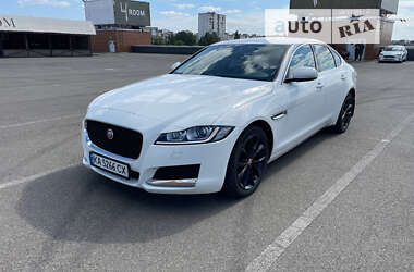 Седан Jaguar XF 2016 в Киеве