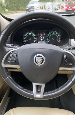 Седан Jaguar XF 2013 в Львове