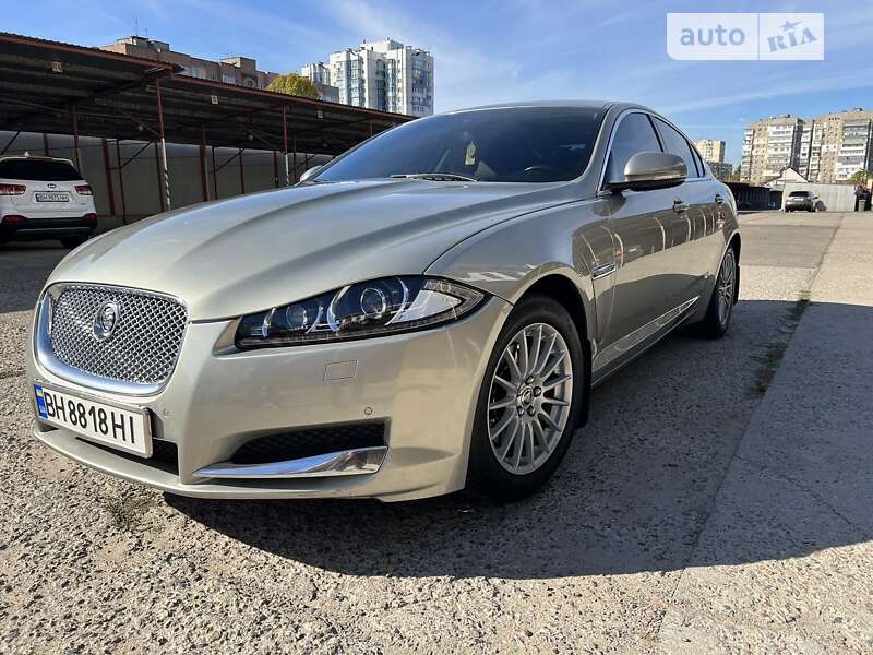 Седан Jaguar XF 2012 в Одесі