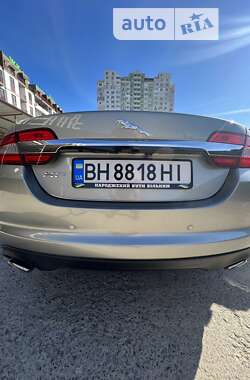 Седан Jaguar XF 2012 в Одесі