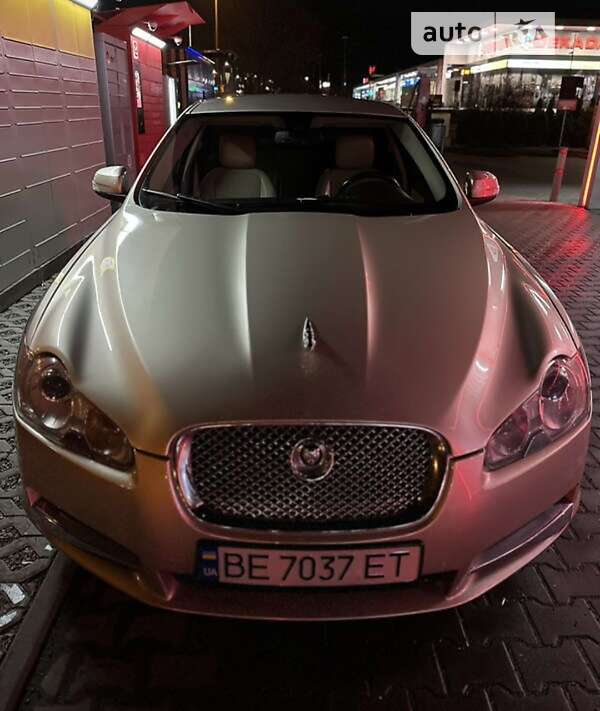 Седан Jaguar XF 2008 в Виннице
