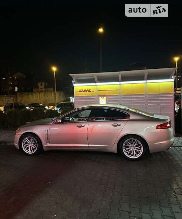 Седан Jaguar XF 2008 в Виннице