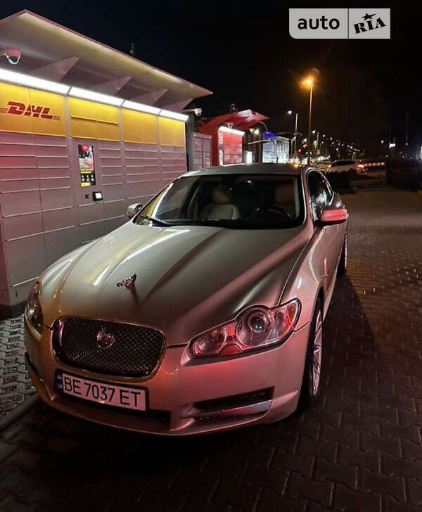 Седан Jaguar XF 2008 в Виннице