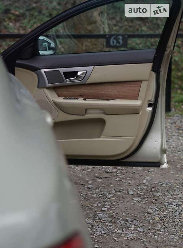 Седан Jaguar XF 2008 в Виннице