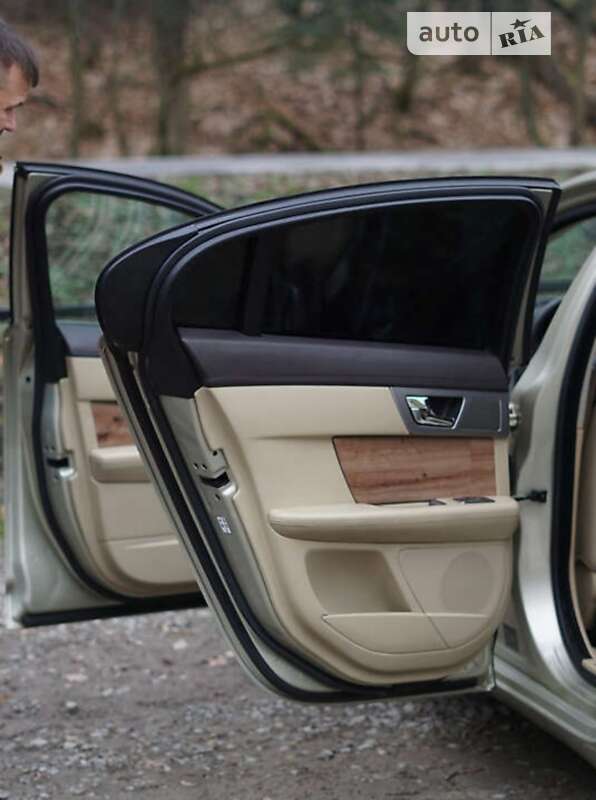 Седан Jaguar XF 2008 в Виннице