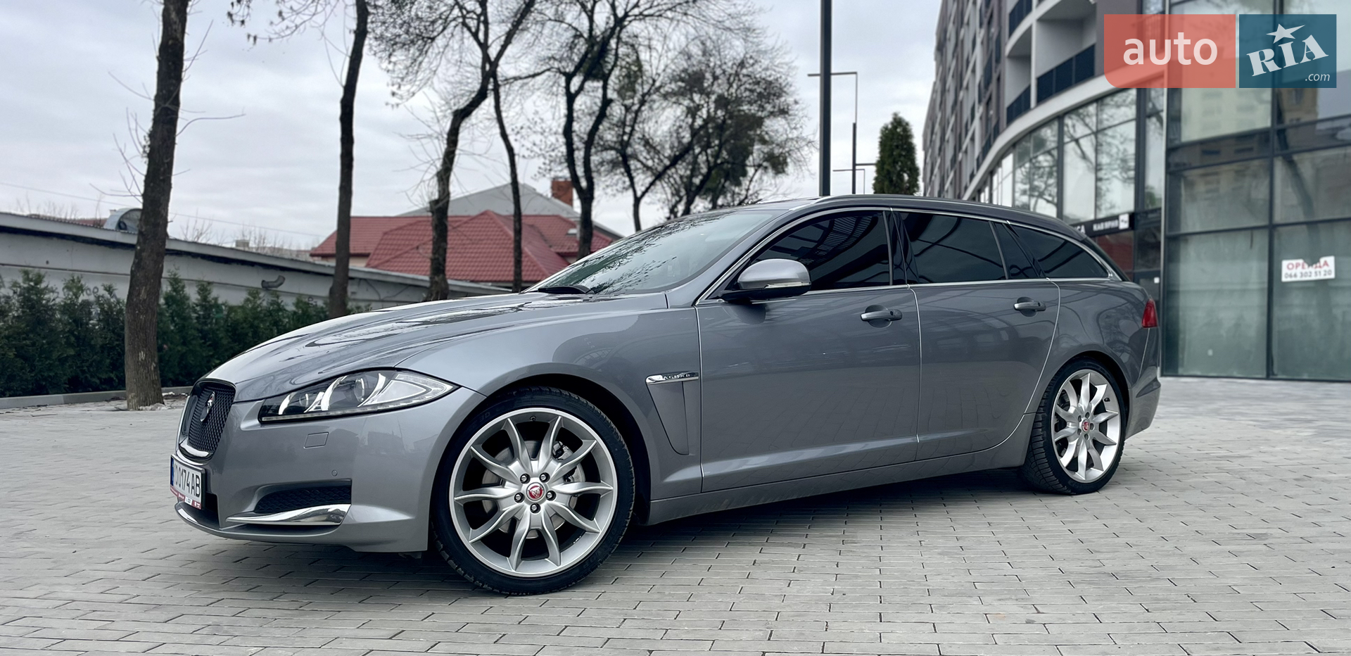 2014 Jaguar XF - мініатюра 2