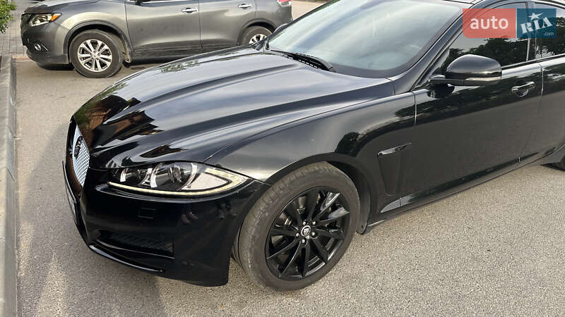 Седан Jaguar XF 2013 в Дніпрі