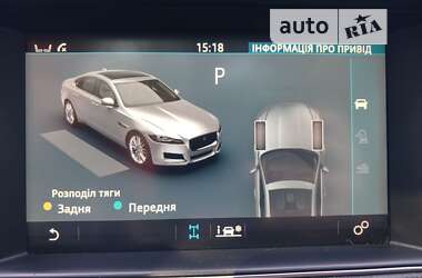 Седан Jaguar XF 2017 в Глевасі