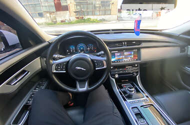 Седан Jaguar XF 2017 в Виннице