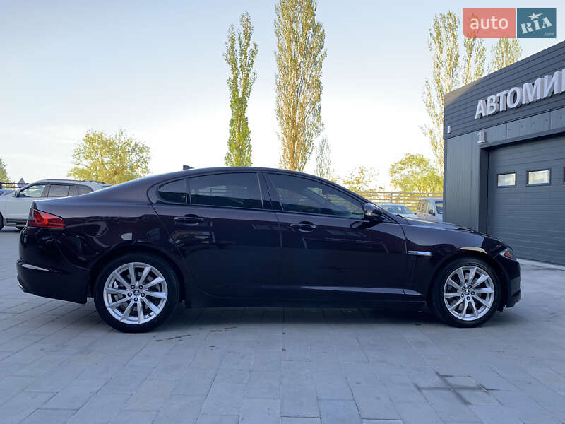 Седан Jaguar XF 2013 в Дніпрі