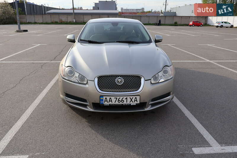 Jaguar XF 2010