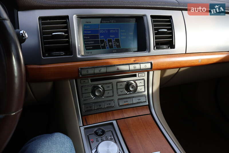 Седан Jaguar XF 2010 в Киеве