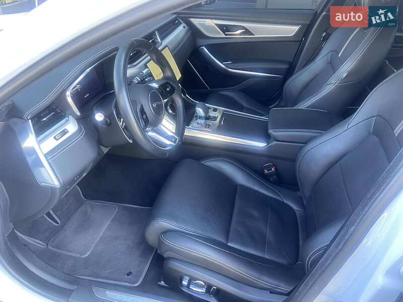 Седан Jaguar XF 2021 в Тернополе