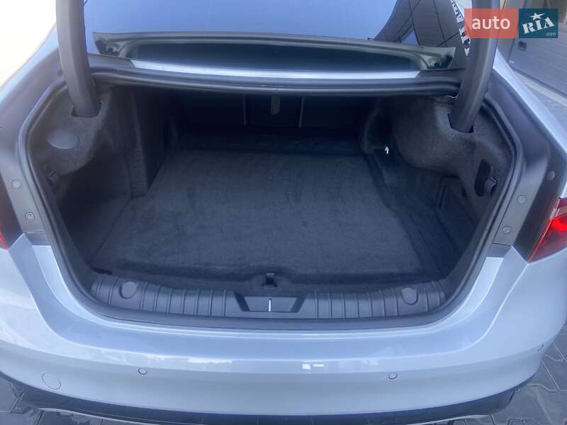 Седан Jaguar XF 2021 в Тернополе