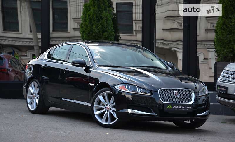 Седан Jaguar XF 2015 в Киеве