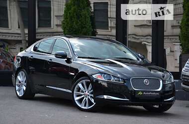 Седан Jaguar XF 2015 в Киеве