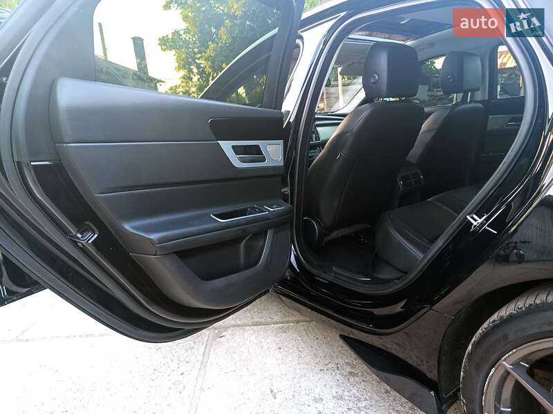 Седан Jaguar XF 2015 в Тячеві