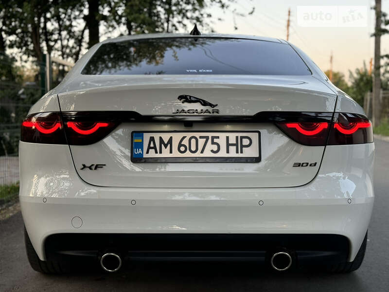 Седан Jaguar XF 2016 в Коломые фото 18 Седан Jaguar XF 2016 в Коломые