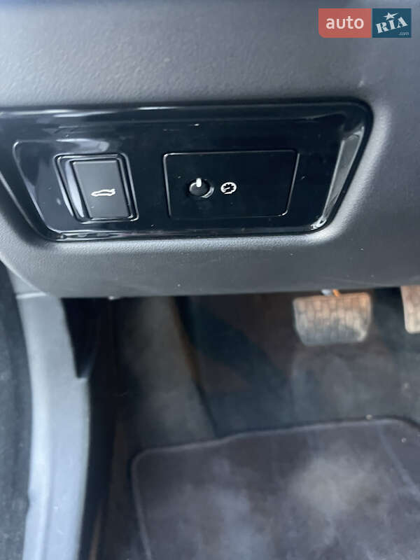 Седан Jaguar XF 2016 в Хмельницком